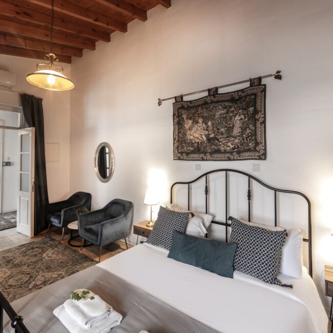 SPY_0995 copy (Large)