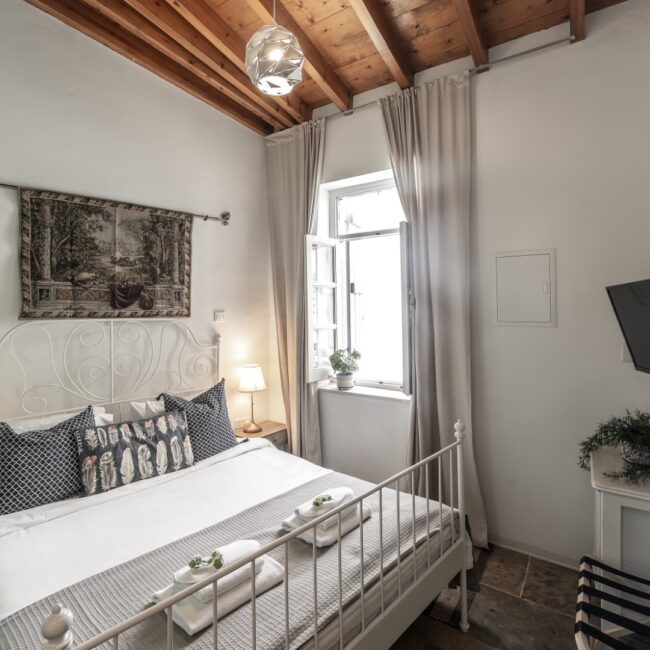 SPY_1132 copy (Large)