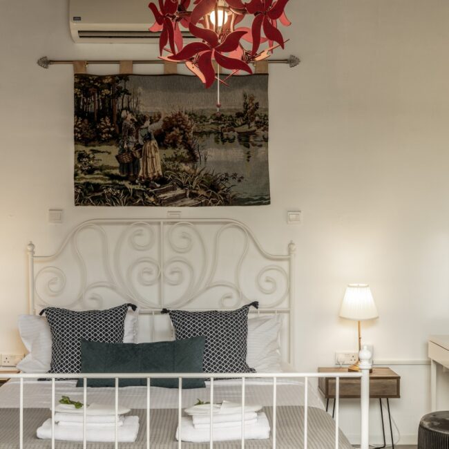 SPY_1268 copy (Large)