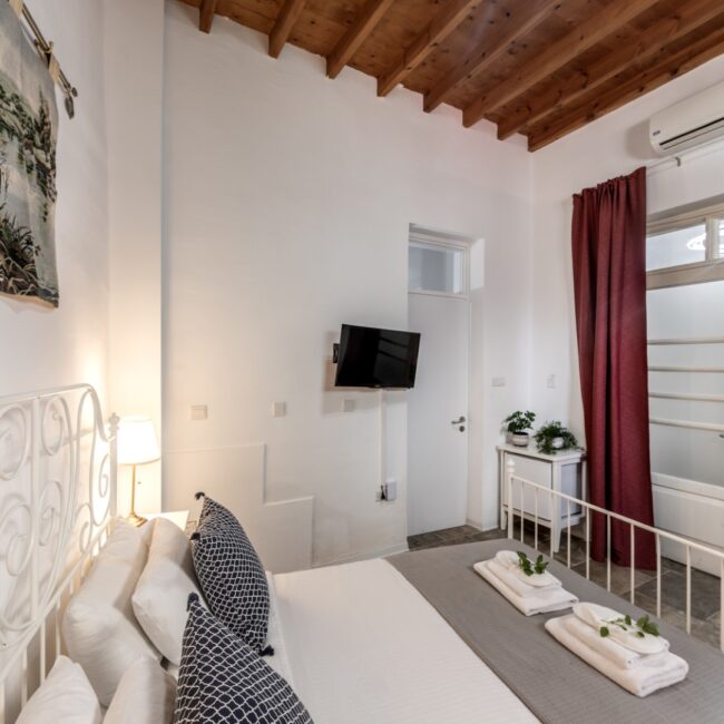 SPY_1487 copy (Large)